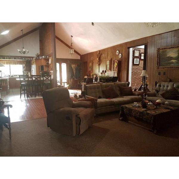 CASA EN VENTA EN EL PUEBLO DE TRES MARIAS****  HUITZILAC**** MORELOS